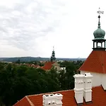 ホームステイ Podkrovi S Koupelnou Svinařov