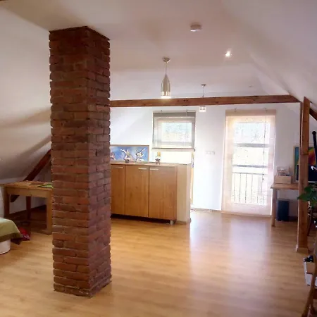Homestay Podkrovi S Koupelnou