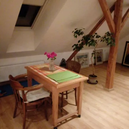 Homestay Podkrovi S Koupelnou