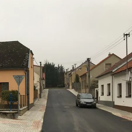 Privatunterkunft Podkrovi S Koupelnou Svinarov