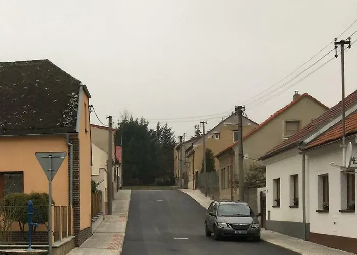 Privat bolig Podkrovi S Koupelnou Svinarov